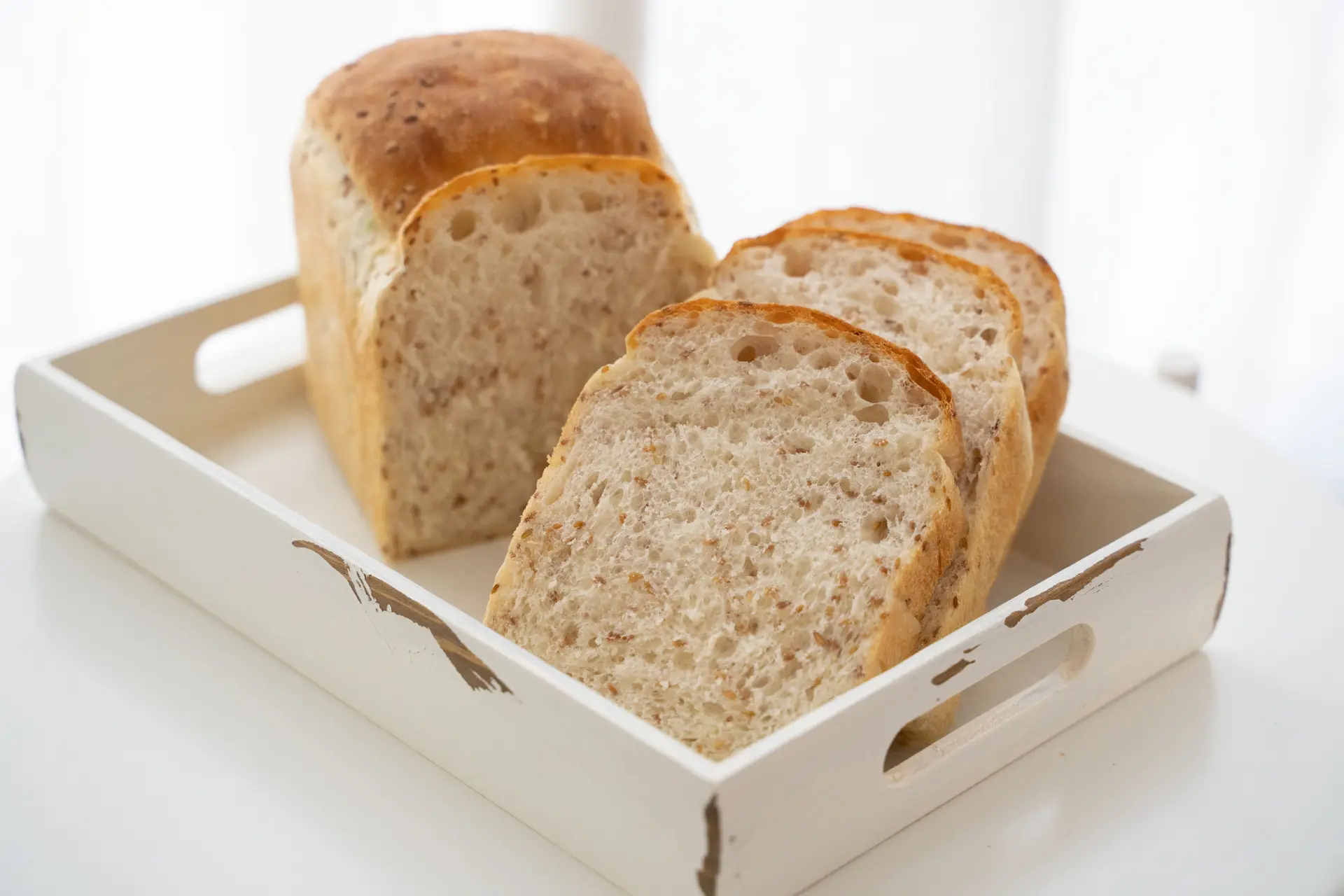 Can Chickens Eat Bread? Safe, Empty, and Easy to Overdo
